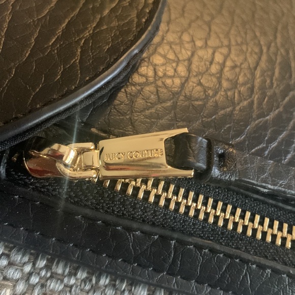 Juicy Couture Mini Phone Crossbody Bag - Picture 4 of 6